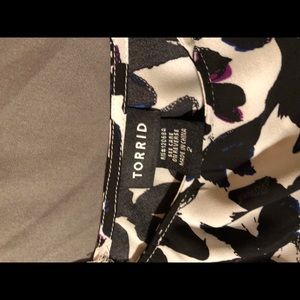 torrid Tops - Torrid Size 2(X) butterfly cold shoulder blouse torrid Tops - Torrid Size 2(X) butterfly cold shoulder blouse